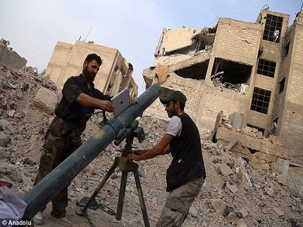Quân nổi dậy Syria dùng Ipad để bắn súng cối, tên lửa ảnh 3