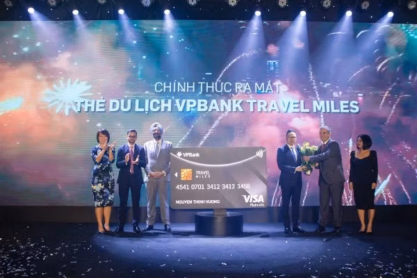 Ra mắt thẻ VPBank Travel Miles dành cho khách hàng thích đi du lịch ảnh 1
