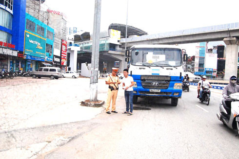 Không để xe tự dóng, tự chế "né bão" ảnh 1