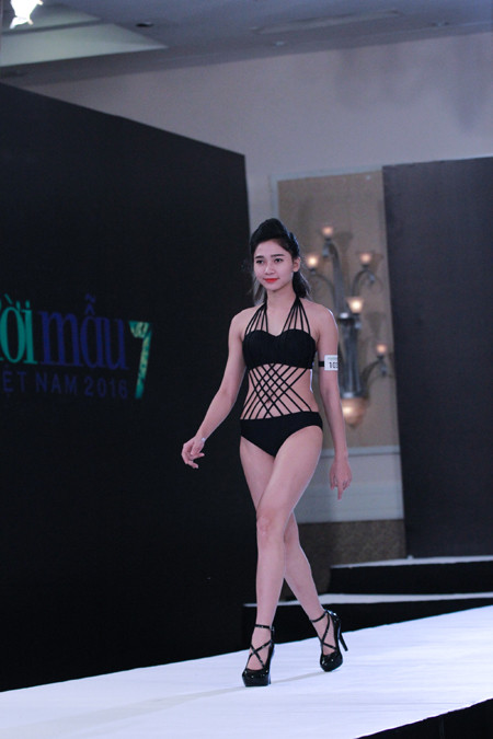 Thí sinh tự tin "phá bỏ mọi giới hạn" trong trang phục áo tắm ảnh 1