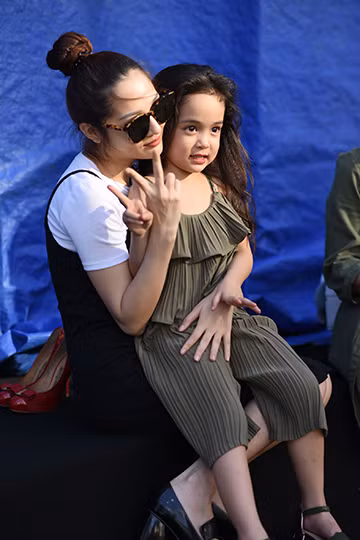 Bảo Anh xinh đẹp đọ dáng cùng mẫu nhí 5 tuổi ảnh 5