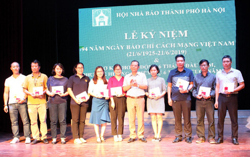 Đẩy mạnh công tác tuyên truyền nhiệm vụ trọng tâm của Thủ đô và đất nước ảnh 2 Đẩy mạnh công tác tuyên truyền nhiệm vụ trọng tâm của Thủ đô và đất nước ảnh 2