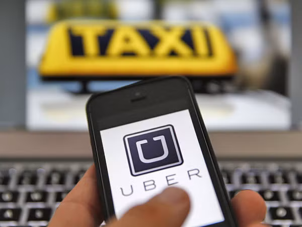Phát hiện nhiều vi phạm của taxi Uber ảnh 1