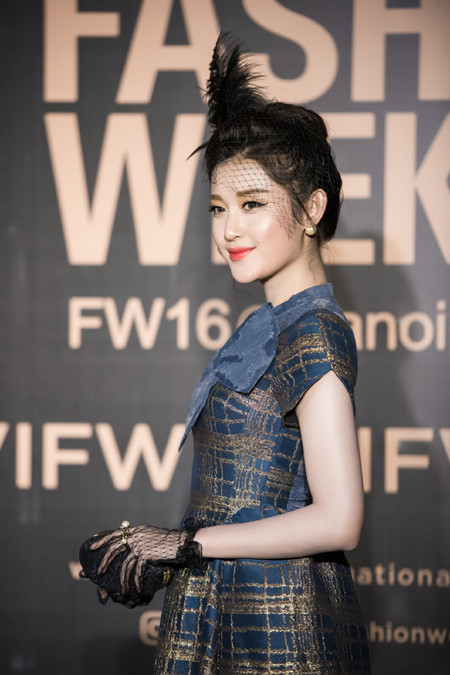 Hoa hậu Mỹ Linh "đọ sắc" với chị em Á hậu Thanh Tú - Trà My ảnh 10