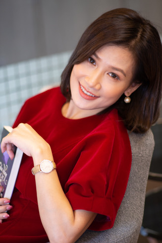 Tác giả cuốn tự truyện rơi nước mắt ủng hộ cuộc chiến chống dịch Covid-19 ảnh 3