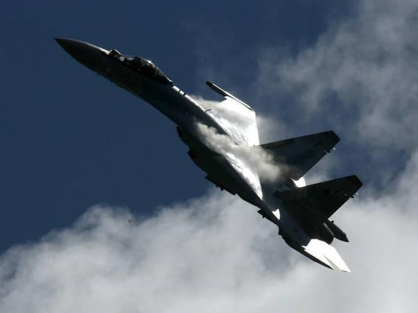 Tiêm kích Nga chặn máy bay trinh sát của Na Uy ở Biển Barents ảnh 1