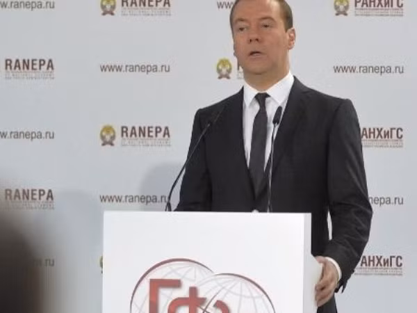Thủ tướng Medvedev: 2015 - thời điểm khó khăn nhất đối với nền kinh tế Nga ảnh 1