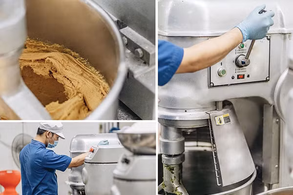 Bánh Trung thu cao cấp VinMart Cook được sản xuất kỳ công như thế nào? ảnh 2 Bánh Trung thu cao cấp VinMart Cook được sản xuất kỳ công như thế nào? ảnh 2