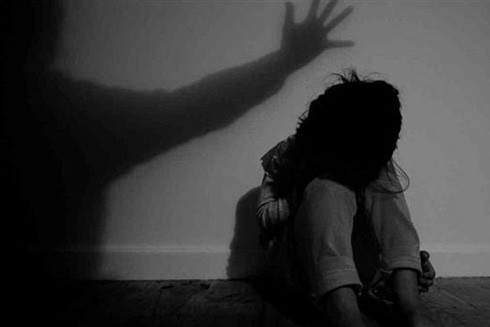 Cảnh giác với những người cha thú tính ảnh 1