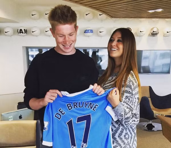 Bạn gái của De Bruyne háo hức gia nhập làng WAGs của Premier League ảnh 1