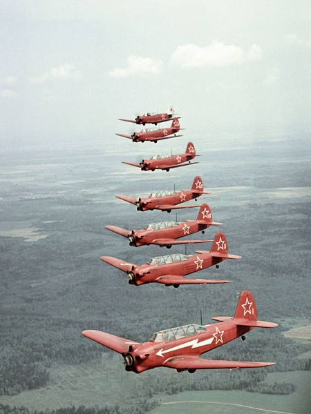 Cùng ngắm series máy bay huyền thoại Yak ảnh 13