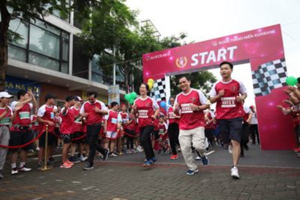 Sôi động giải chạy gây quỹ từ thiện của đoàn viên thanh niên Agribank ảnh 2