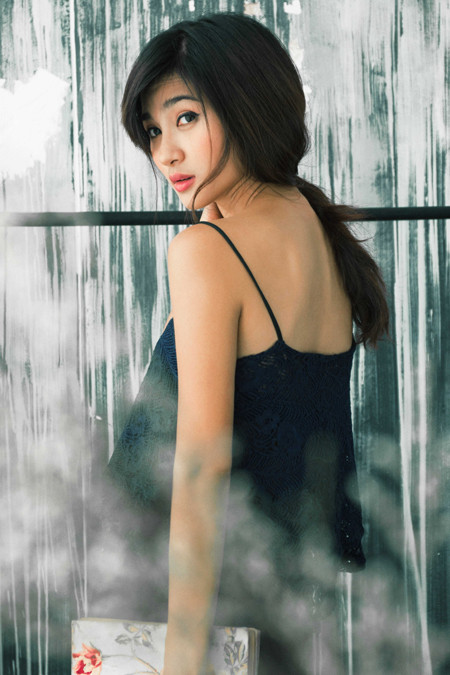 Kim Tuyến "đốn tim" người hâm mộ bằng vẻ mộc mạc mà quyến rũ ảnh 5