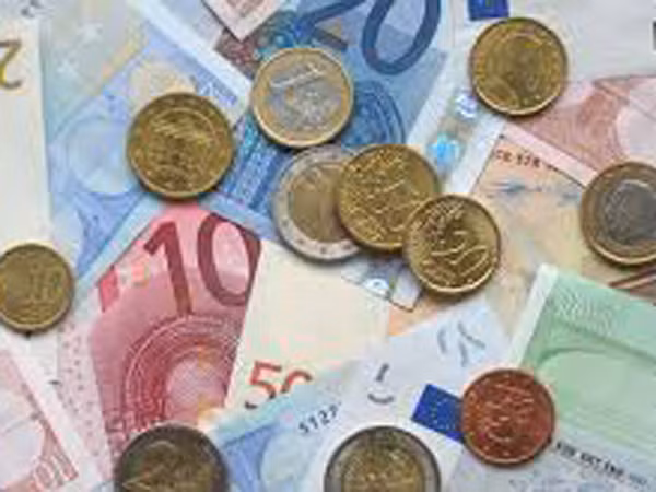 Italy thu giữ 550.000 euro tiền xu giả đúc tại Trung Quốc ảnh 1