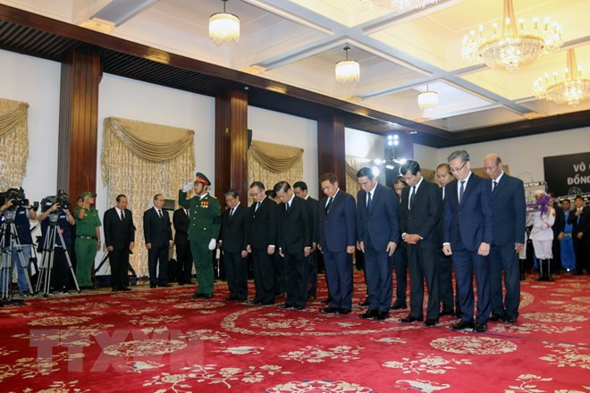 Hơn 100.000 người đã đến viếng nguyên Thủ tướng Phan Văn Khải ảnh 2