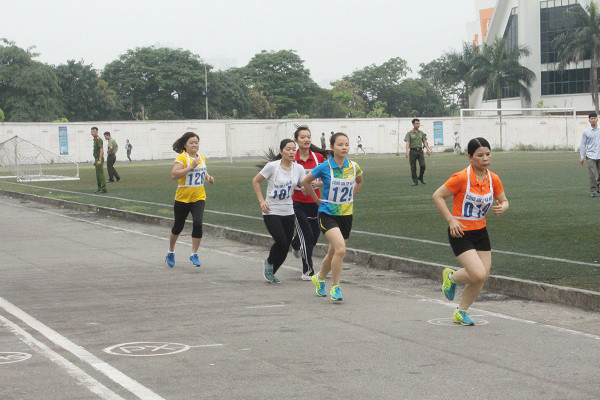 Sôi nổi giải chạy vũ trang việt dã Công an Thủ đô năm 2018 ảnh 5