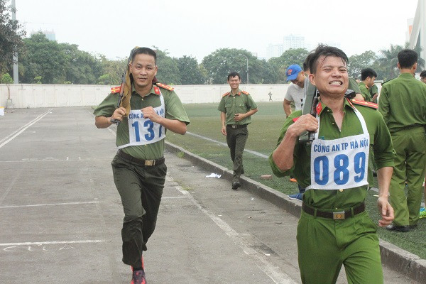 Sôi nổi giải chạy vũ trang việt dã Công an Thủ đô năm 2018 ảnh 4