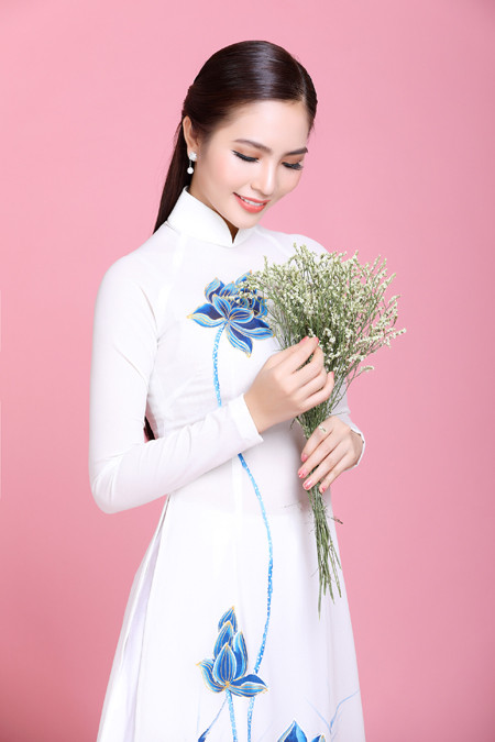 Hoa hậu Dương Kim Ánh lần đầu hát mở màn chương trình phát sóng trực tiếp ảnh 2 Hoa hậu Dương Kim Ánh lần đầu hát mở màn chương trình phát sóng trực tiếp ảnh 2