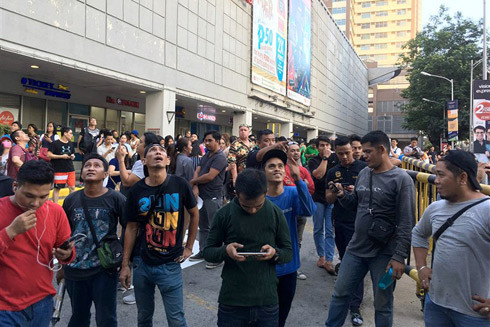 Nhiều tòa nhà ở Thủ đô Manila, Philippines rung lắc mạnh vì động đất ảnh 1