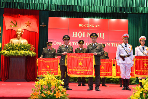 Lực lượng Công an nhân dân thực hiện tốt vai trò nòng cốt giữ vững an ninh quốc gia, bảo đảm trật tự an toàn xã hội ảnh 2