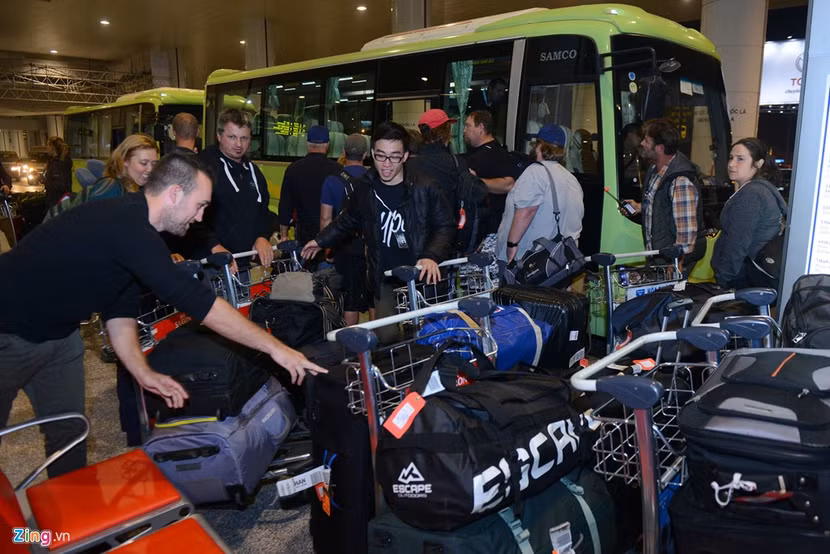 Dàn sao "King Kong" đặt chân tới Nội Bài ảnh 10