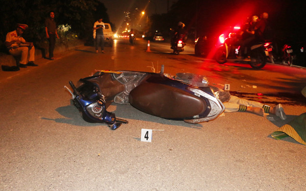 Truy tìm lái xe cẩu tự hành gây tai nạn chết người bỏ trốn ảnh 1