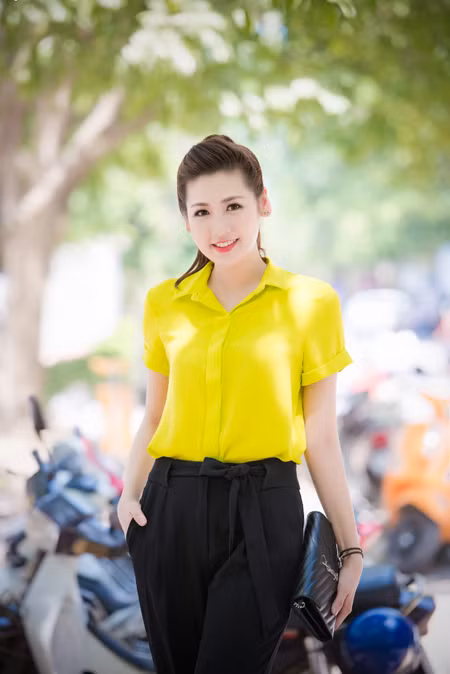 Á hậu Tú Anh vận động “nói không với thuốc lá” ảnh 1