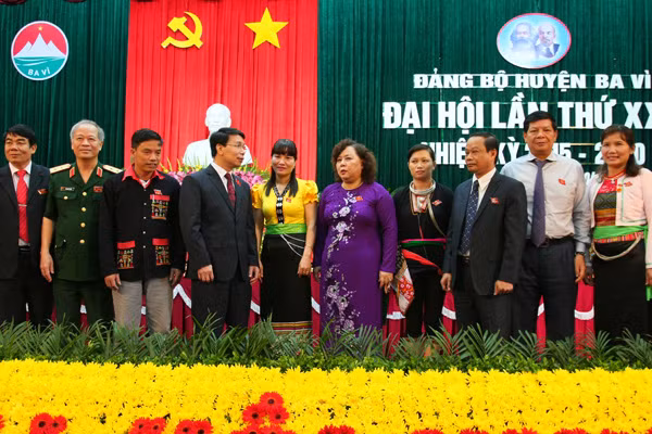 Ba Vì đẩy mạnh phát triển du lịch, chăm lo người sống người dân ảnh 1