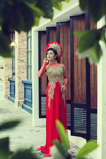 Vân Trang "gợi ý" những mẫu áo dài lộng lẫy chuẩn bị cho mùa cưới ảnh 5