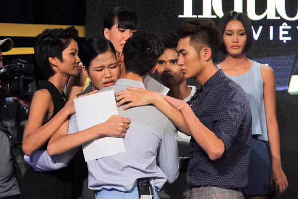 VNTM 2015: "Hot boy 6 múi" Hoàng Gia Anh Vũ dừng chân ở Top 11 ảnh 5