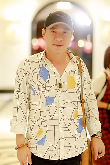 MC Thành Trung rạng rỡ đón dâu bằng xe sang Maybach ảnh 14