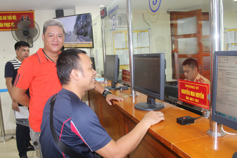 Bài 2: Khi công nghệ thông tin "tiếp sức" cho công tác đăng ký, quản lý phương tiện ảnh 1