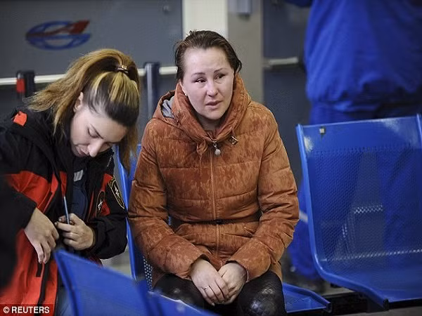 Những hình ảnh đau lòng về vụ tai nạn máy bay thảm khốc ở Nga ảnh 4