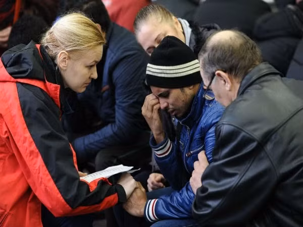 Những hình ảnh đau lòng về vụ tai nạn máy bay thảm khốc ở Nga ảnh 3