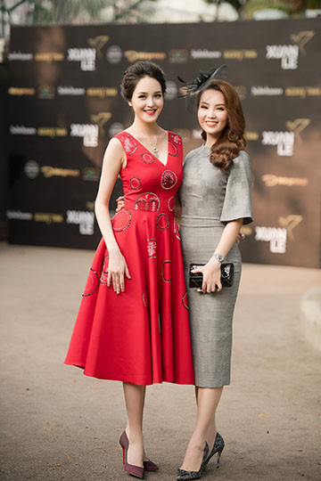 Sao Việt "đổ bộ" chúc mừng NTK Xuân Lê ảnh 12