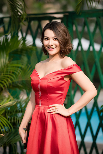 Sao Việt "đổ bộ" chúc mừng NTK Xuân Lê ảnh 13