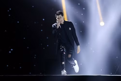 The Voice 2017 tập 2: Những màn trình diễn bùng nổ sân khấu ảnh 2