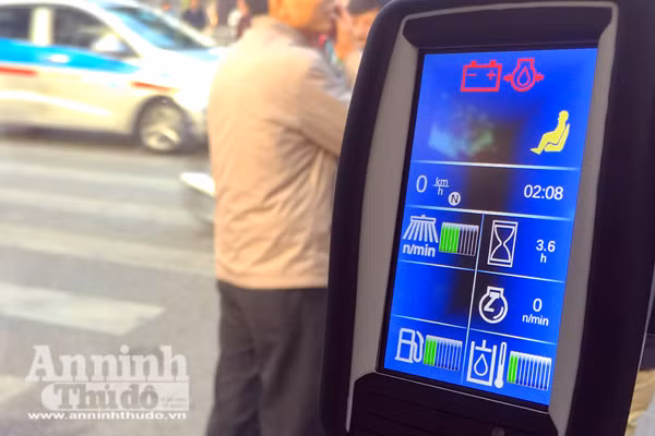 Cận cảnh xe quét đường, hút bụi hiện đại tiền tỷ ở Hà Nội ảnh 4