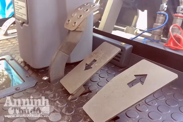 Cận cảnh xe quét đường, hút bụi hiện đại tiền tỷ ở Hà Nội ảnh 6