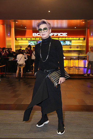 Vợ chồng Lâm Khánh Chi và dàn sao Việt hào hứng ghé thăm "Xưởng 13" ảnh 4 Vợ chồng Lâm Khánh Chi và dàn sao Việt hào hứng ghé thăm "Xưởng 13" ảnh 4