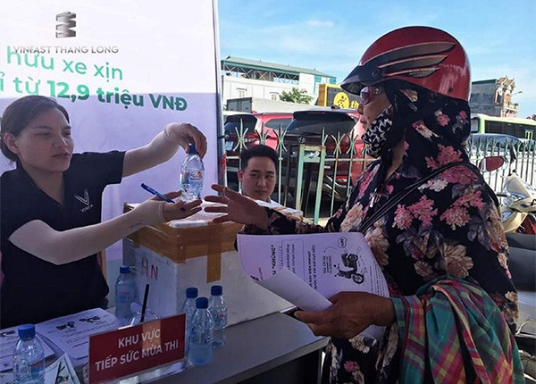 "Đội quân xung kích" VinFast Impes - Ludo rầm rộ tiếp sức sĩ tử mùa thi ảnh 3