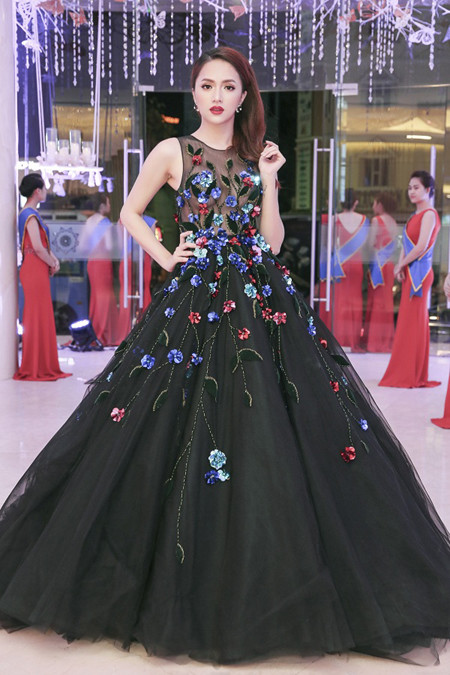 Hương Giang Idol gợi cảm với đầm xuyên thấu ảnh 3