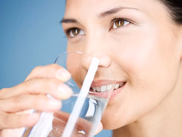 Một cốc nước sạch chứa… 10 triệu vi khuẩn ảnh 1