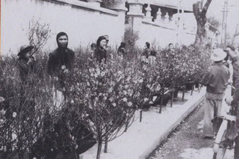 Khác lạ chợ Tết xưa Hà Nội ảnh 1