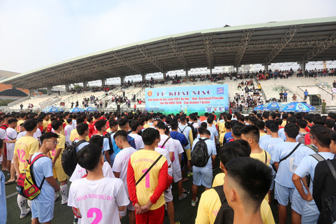 Khai mạc giải bóng đá học sinh THPT Hà Nội 2019: Tuổi 19 vút bay ảnh 1