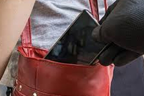 Lấy trộm điện thoại của người khác khi say rượu vẫn phải chịu trách nhiệm hình sự ảnh 2