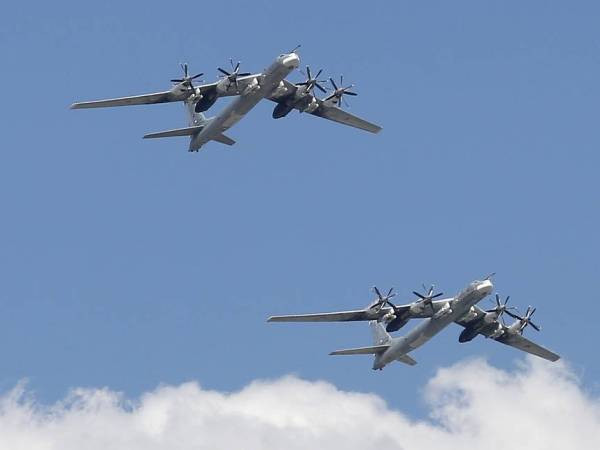 Chiến đấu cơ Tu-95MS Nga tuần tra Biển Barents, Na Uy và Bắc Hải ảnh 1 Chiến đấu cơ Tu-95MS Nga tuần tra Biển Barents, Na Uy và Bắc Hải ảnh 1