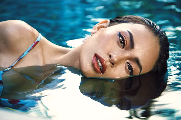 Mâu Thủy nóng bỏng mắt với trang phục bikini đón hè ảnh 2