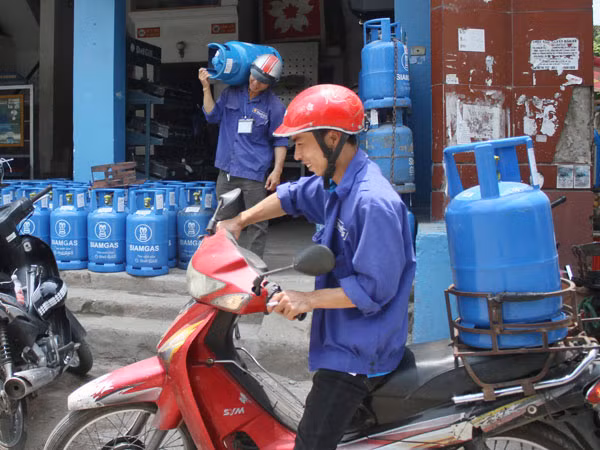 Gas tiếp tục giảm 12.000 đồng/bình ảnh 1