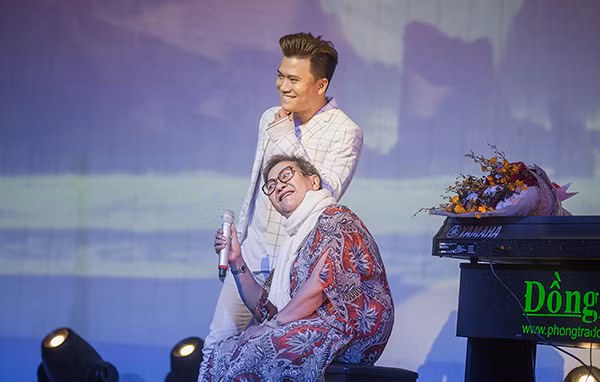 Khang Việt song ca cùng mẹ trong buổi ra mắt single mới ảnh 4
